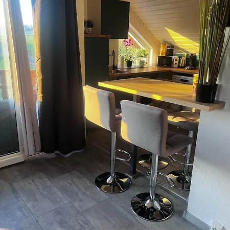 Apartman Modern Attic With Pool View Ac And Gym Hütschenhausen