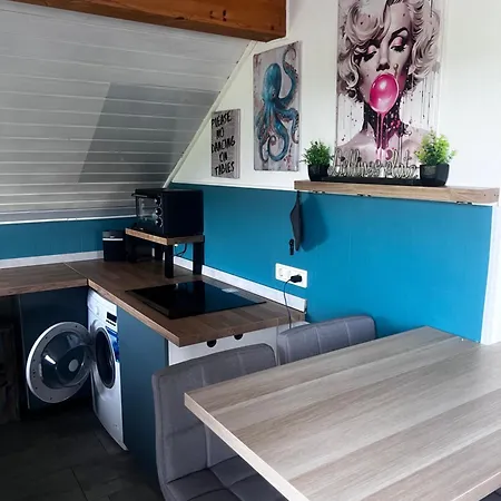 Apartman Modern Attic With Pool View Ac And Gym