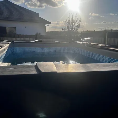 Apartman Modern Attic With Pool View Ac And Gym Hütschenhausen