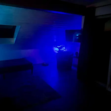 Modern Attic With Pool View Ac And Gym Hütschenhausen