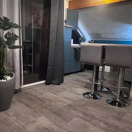 Apartman Modern Attic With Pool View Ac And Gym Hütschenhausen