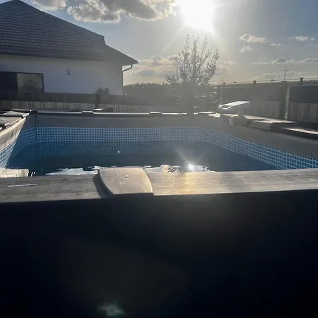 Modern Attic With Pool View Ac And Gym * Hütschenhausen