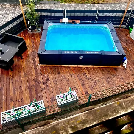 Modern Attic With Pool View Ac And Gym Apartman Hütschenhausen