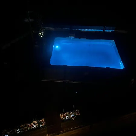 Modern Attic With Pool View Ac And Gym Hütschenhausen