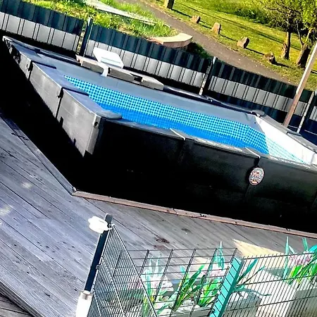 Modern Attic With Pool View Ac And Gym