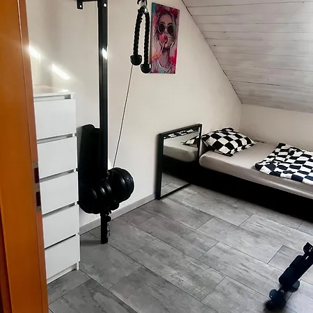 Apartman Modern Attic With Pool View Ac And Gym Hütschenhausen