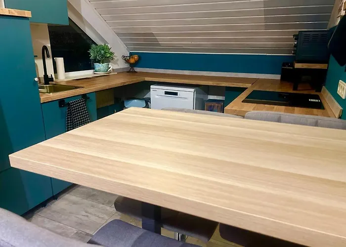 Modern Attic With Pool View Ac And Gym Hutschenhausen