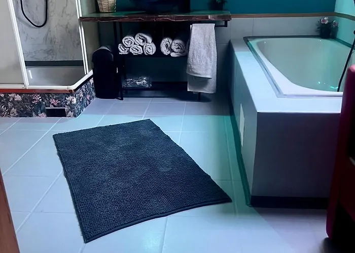 Modern Attic With Pool View Ac And Gym דירה