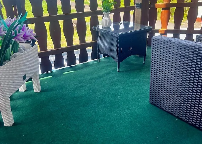 Modern Attic With Pool View Ac And Gym דירה Hutschenhausen