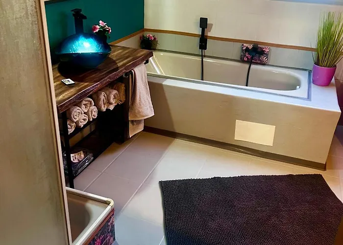 Modern Attic With Pool View Ac And Gym * Hutschenhausen