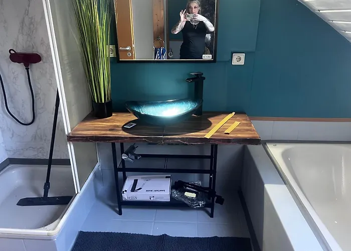 דירה Modern Attic With Pool View Ac And Gym