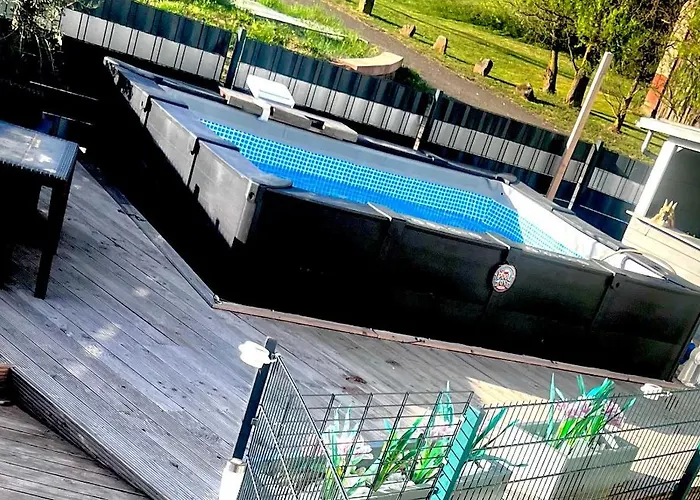 Modern Attic With Pool View Ac And Gym