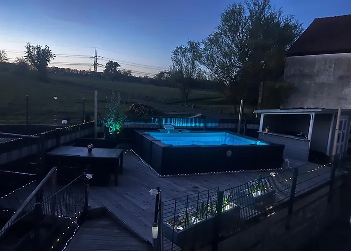 Modern Attic With Pool View Ac And Gym Hutschenhausen